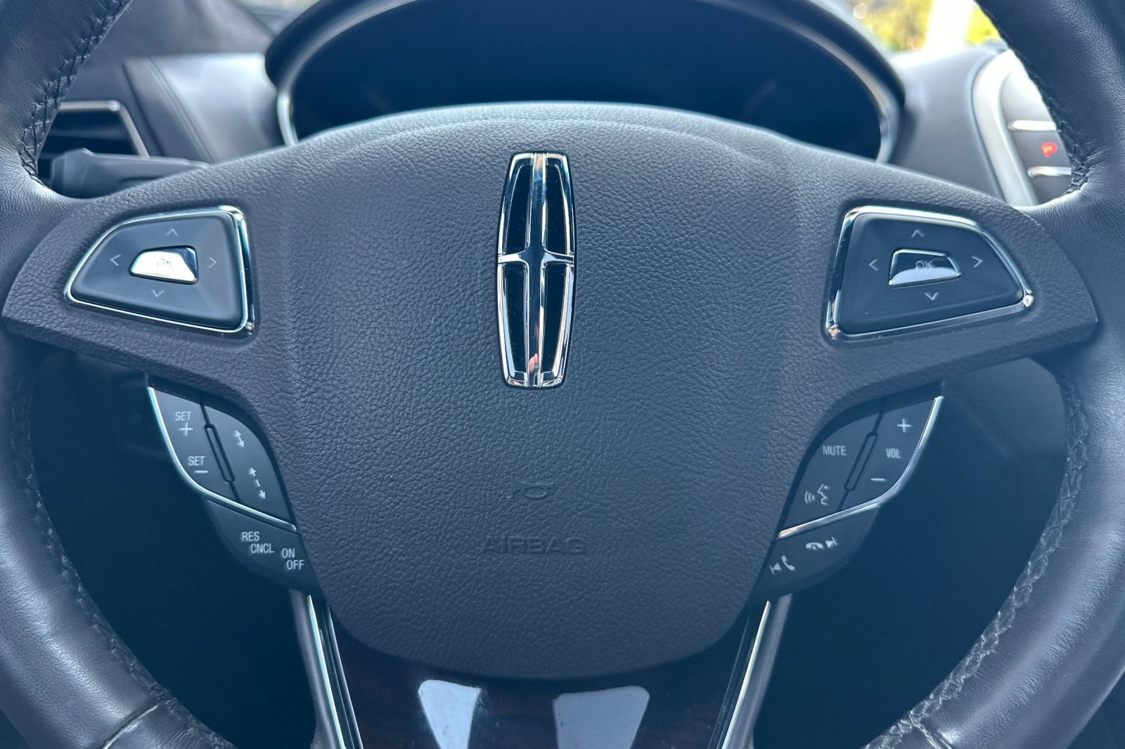 Used 2018 Lincoln MKX Black Label w/ Driver Assistance Package FWD image 23