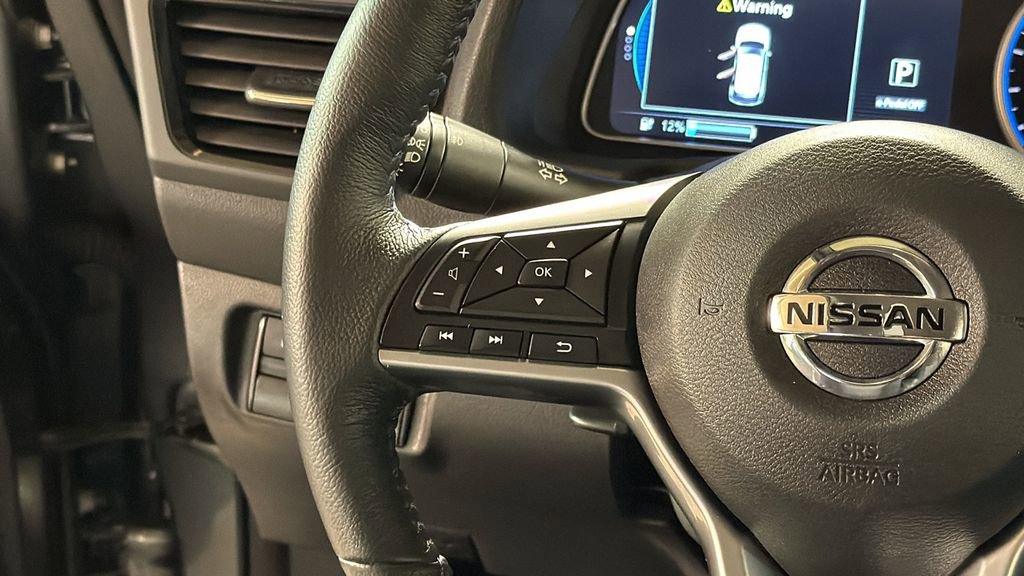 Used 2018 Nissan Leaf SV w/ SV Technology Package image 18