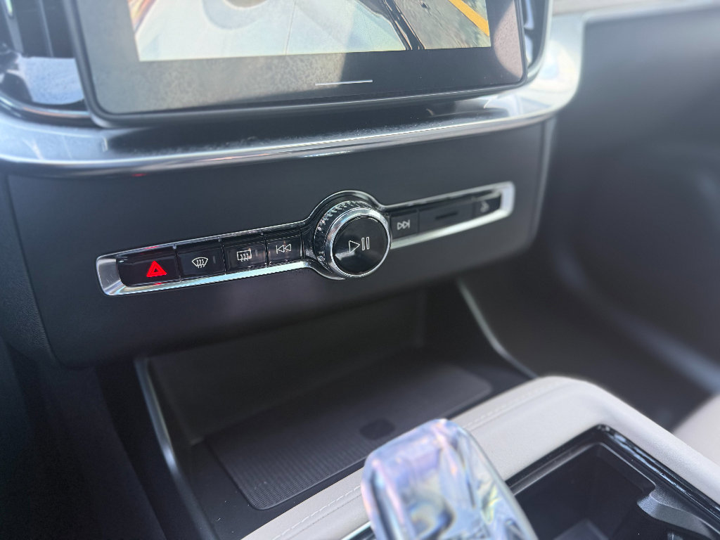 New 2026 Volvo XC90 B6 Ultra w/ Lounge Package image 23