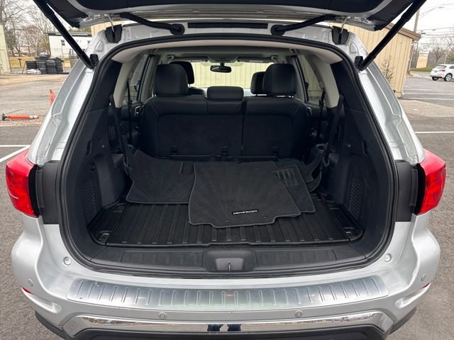 Used 2018 Nissan Pathfinder Platinum w/ Cargo Package image 23