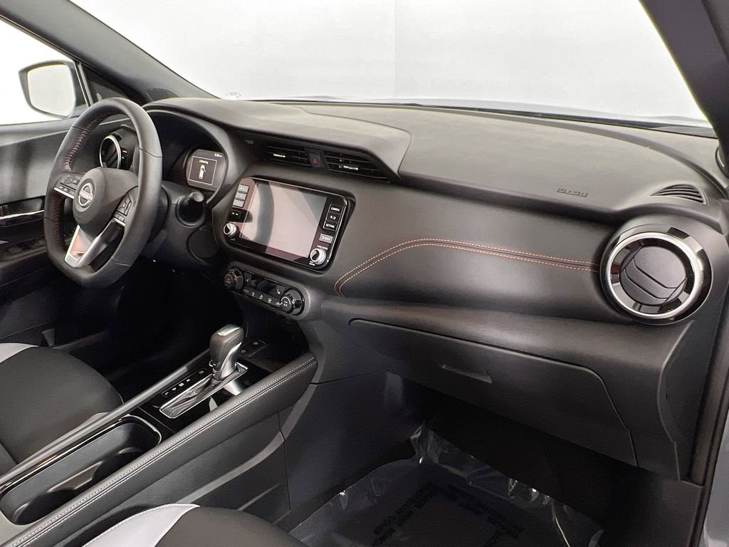 Used 2024 Nissan Kicks SR w/ SR Premium Package image 29