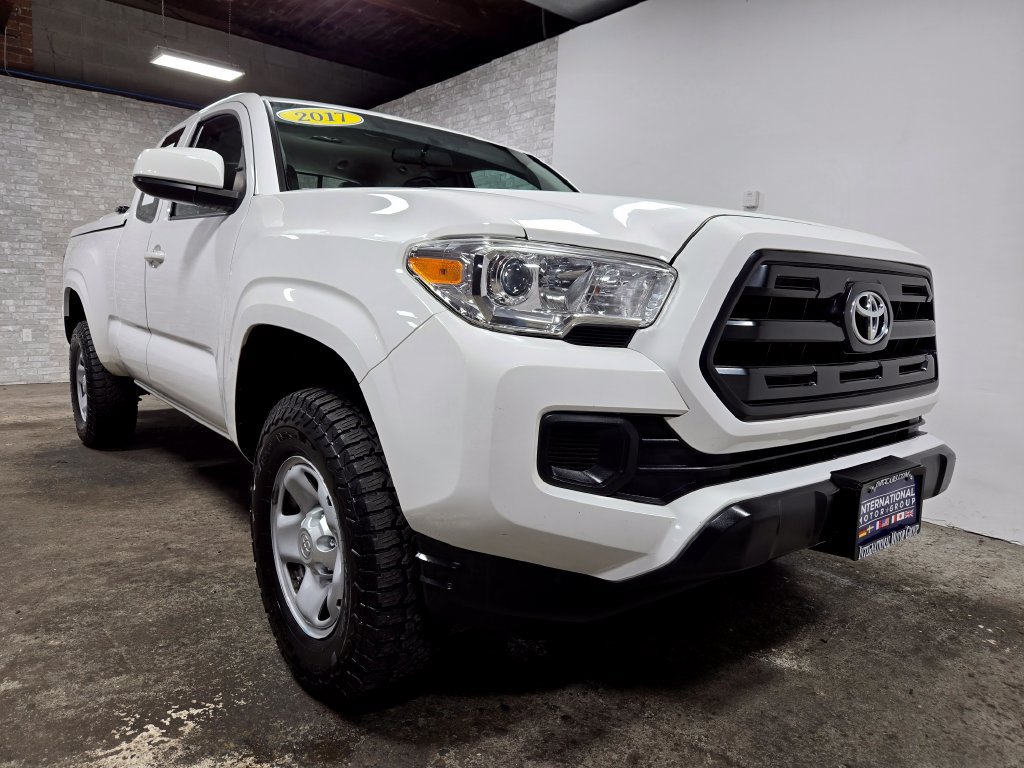 Used 2017 Toyota Tacoma SR RWD image 4