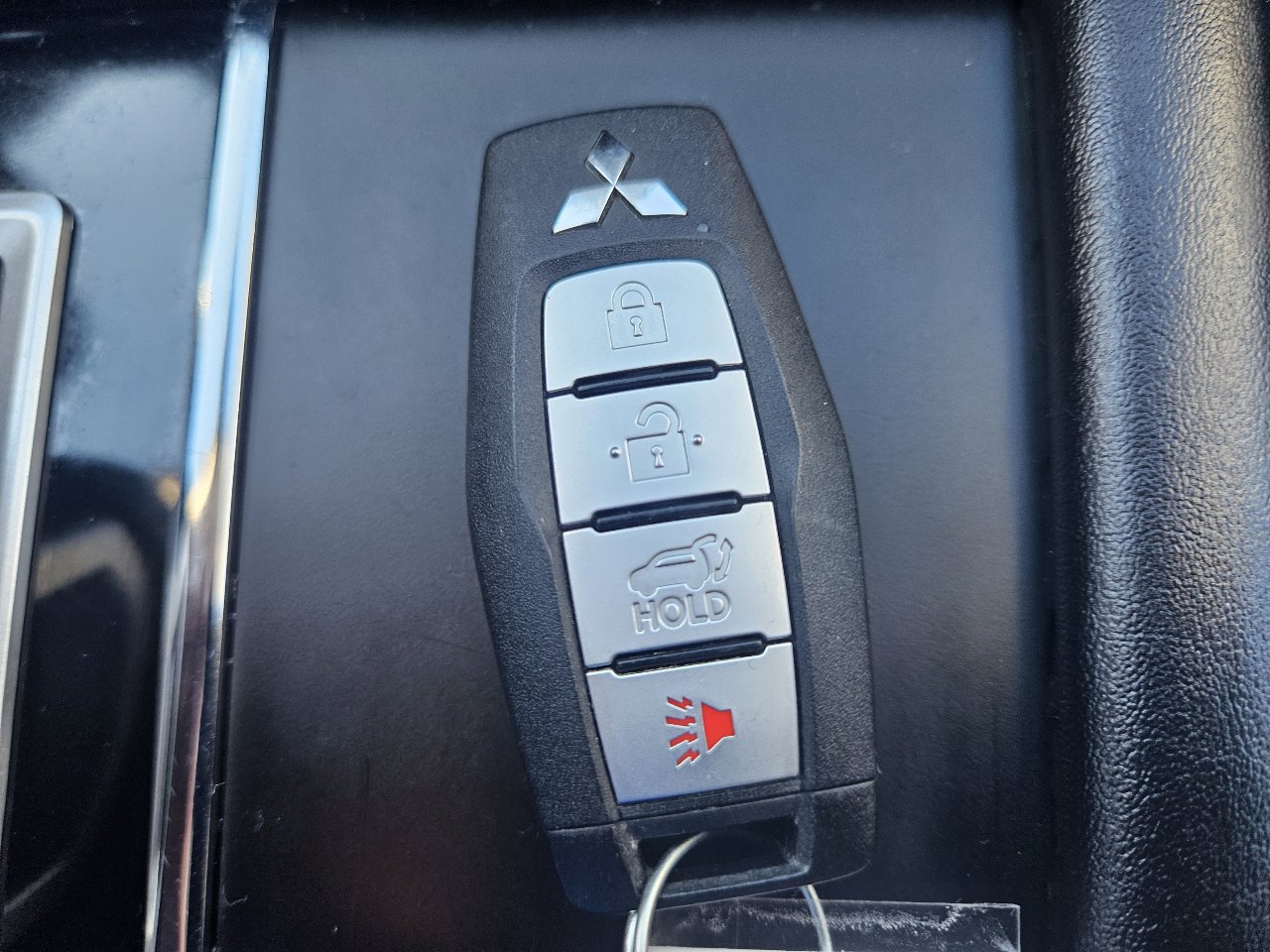 Used 2024 Mitsubishi Outlander AWD image 29