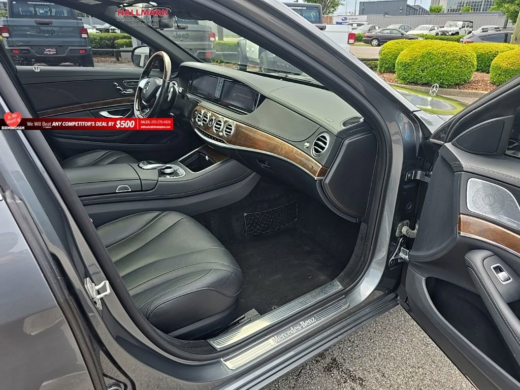 Used 2016 Mercedes-Benz S 550 4MATIC Sedan w/ Premium Package image 19