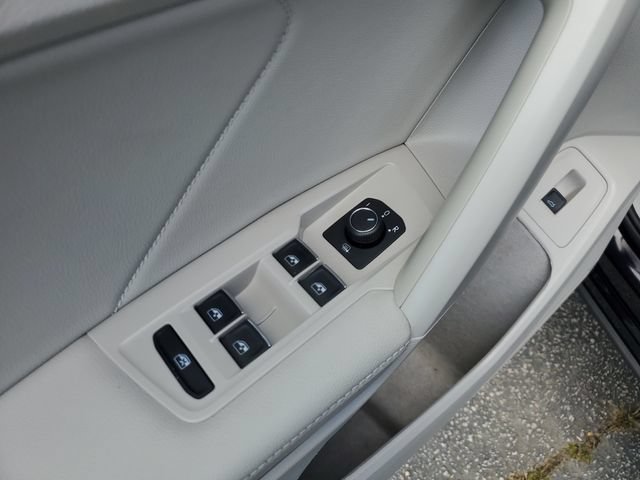 Certified 2024 Volkswagen Tiguan SE R-Line FWD image 22