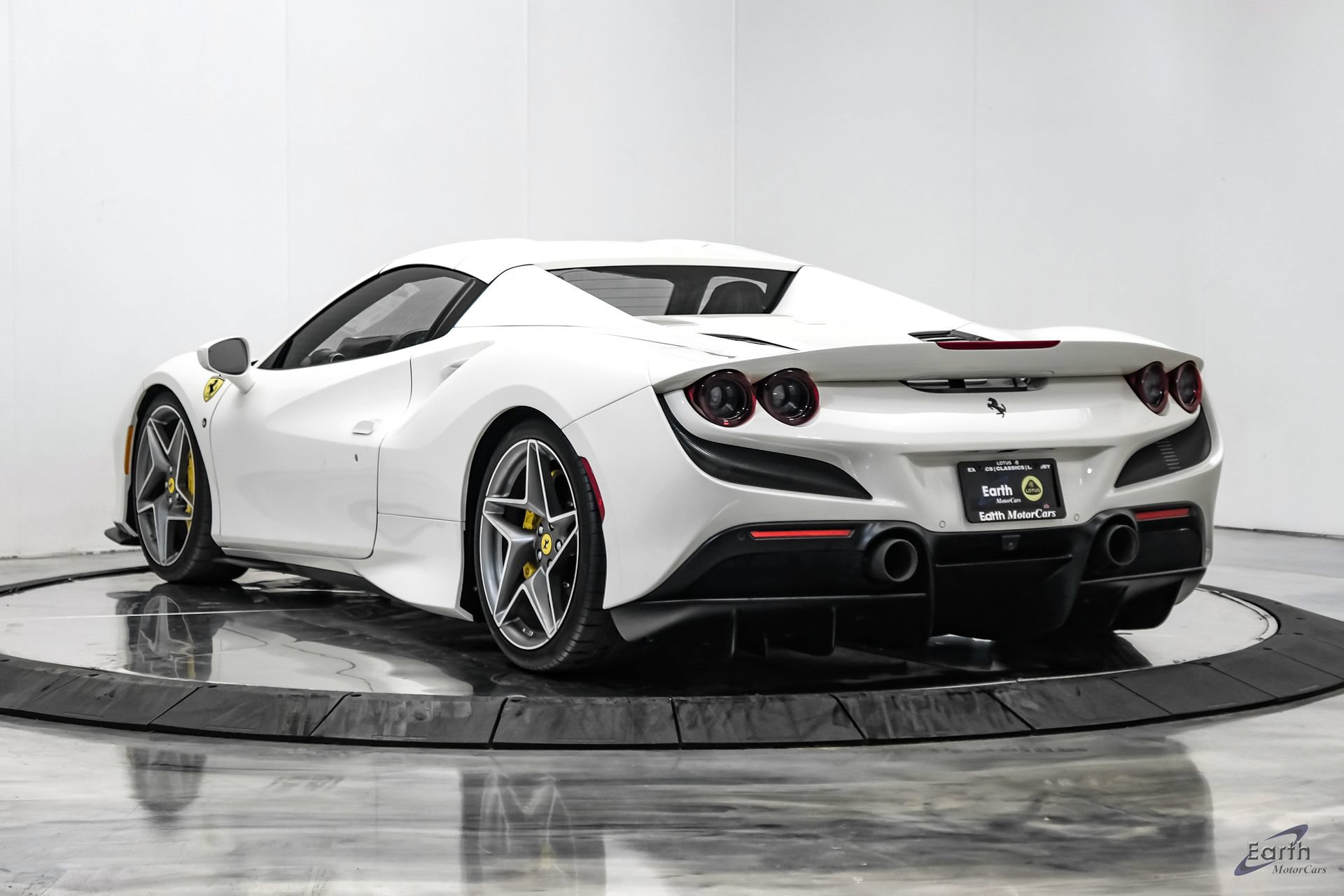 Used 2022 Ferrari F8 Tributo RWD image 14