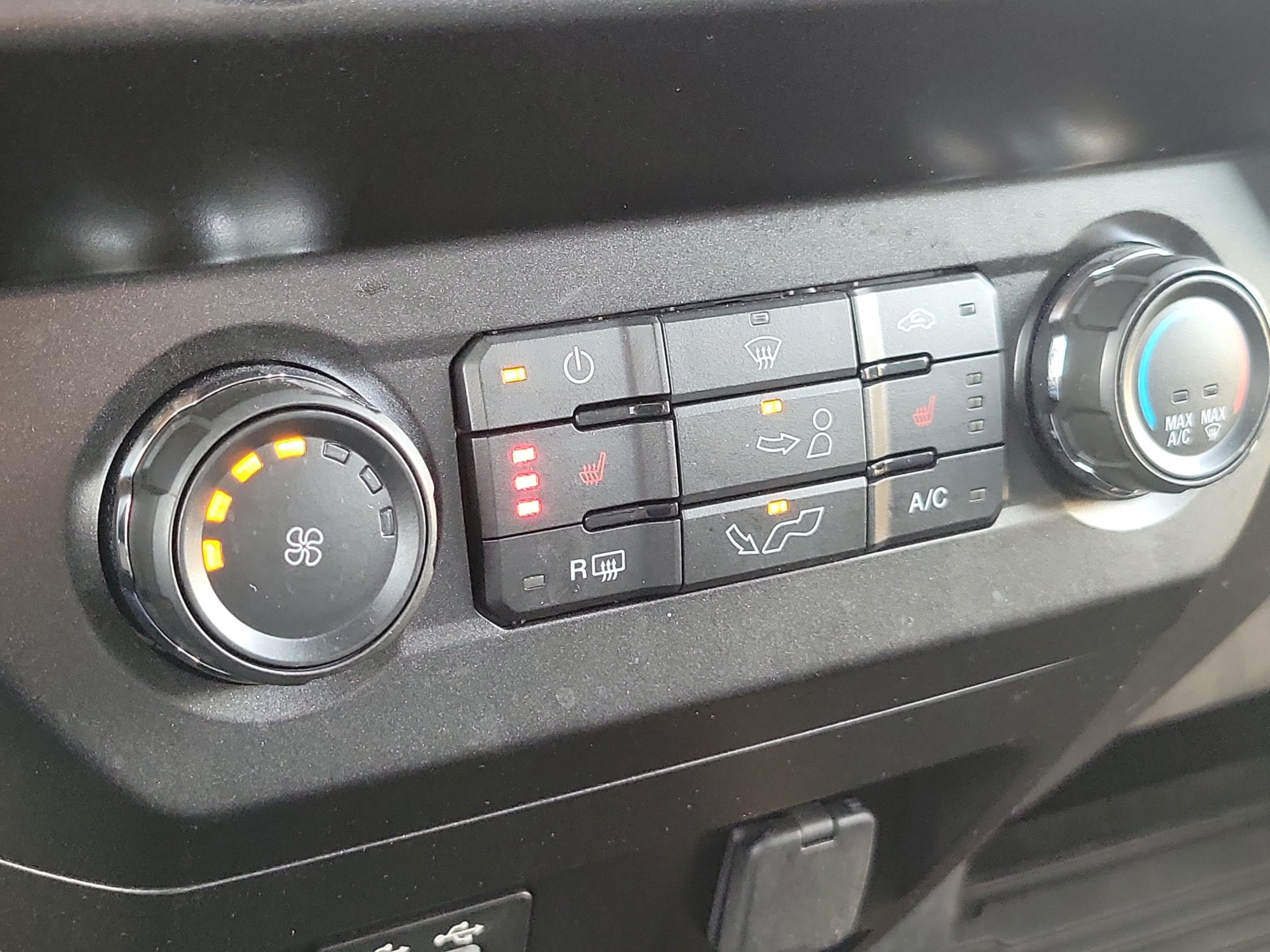 Certified 2019 Ford F150 XLT w/ Equipment Group 302A Luxury RWD image 27