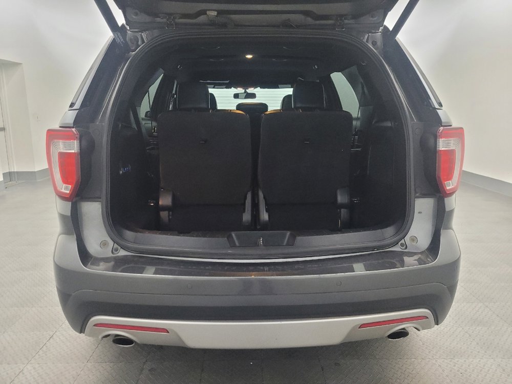 Used 2017 Ford Explorer Limited image 29