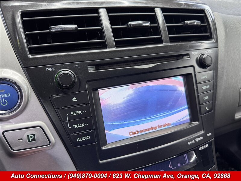 Used 2014 Toyota Prius V Five FWD image 18