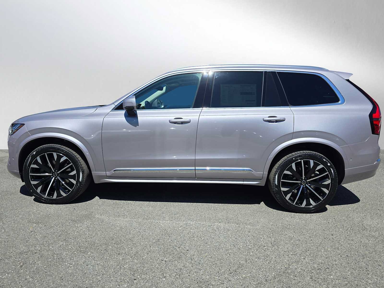 New 2026 Volvo XC90 B6 Plus w/ Protection Package AWD/4WD image 6