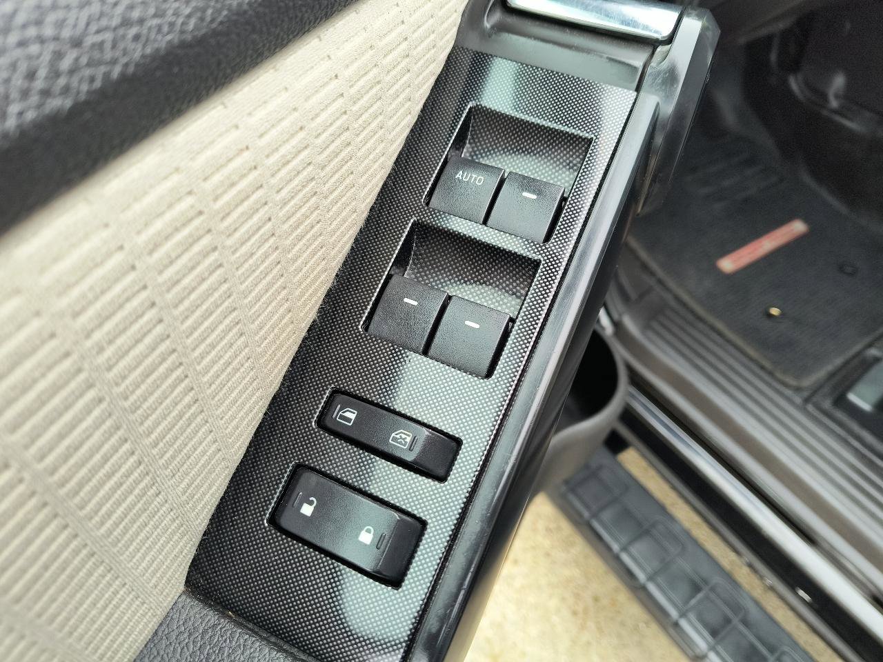 Used 2008 Ford Explorer Sport Trac XLT image 16