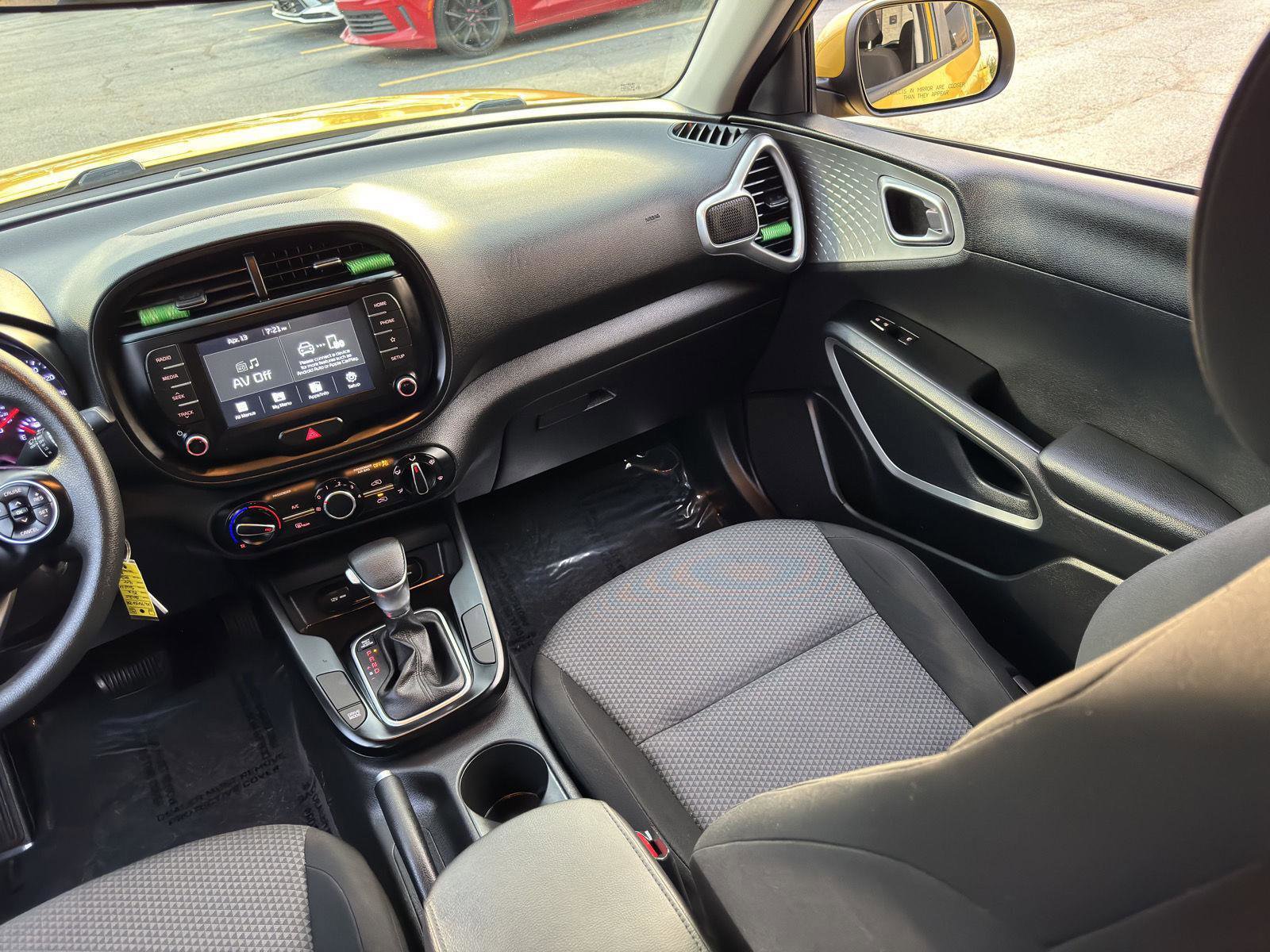 Used 2020 Kia Soul LX FWD image 32