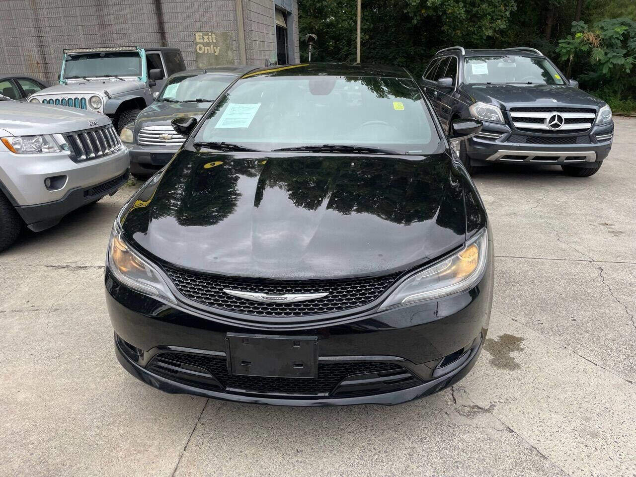 Used 2015 Chrysler 200 S w/ Comfort Group image 3