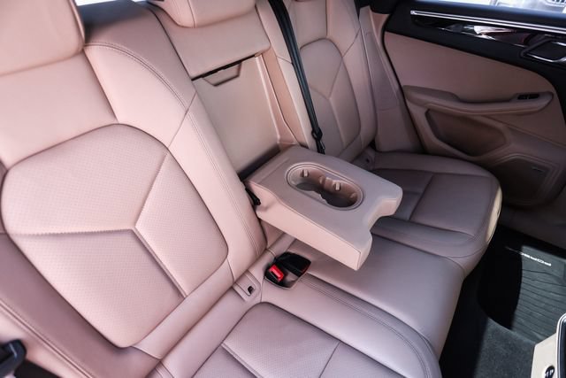 Used 2022 Porsche Macan AWD/4WD image 71