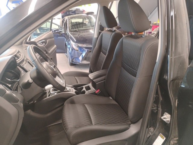Used 2020 Nissan Rogue SV image 20