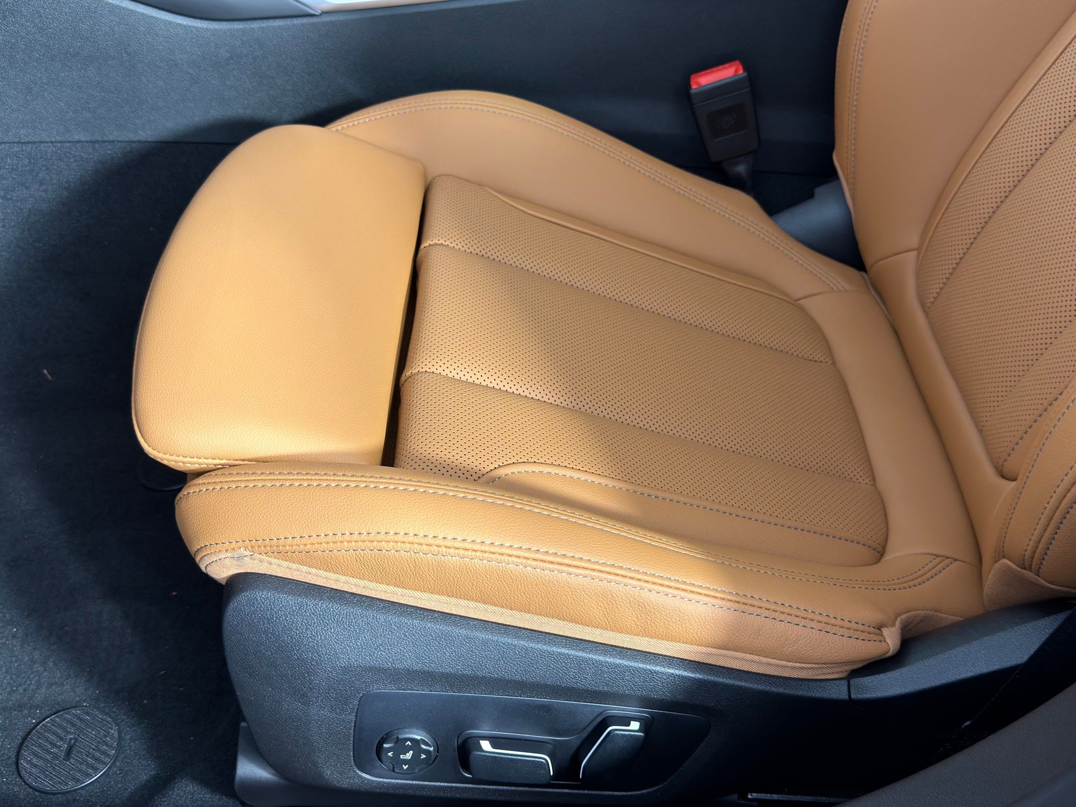 Used 2026 BMW 330i Sedan w/ Premium Package RWD image 12