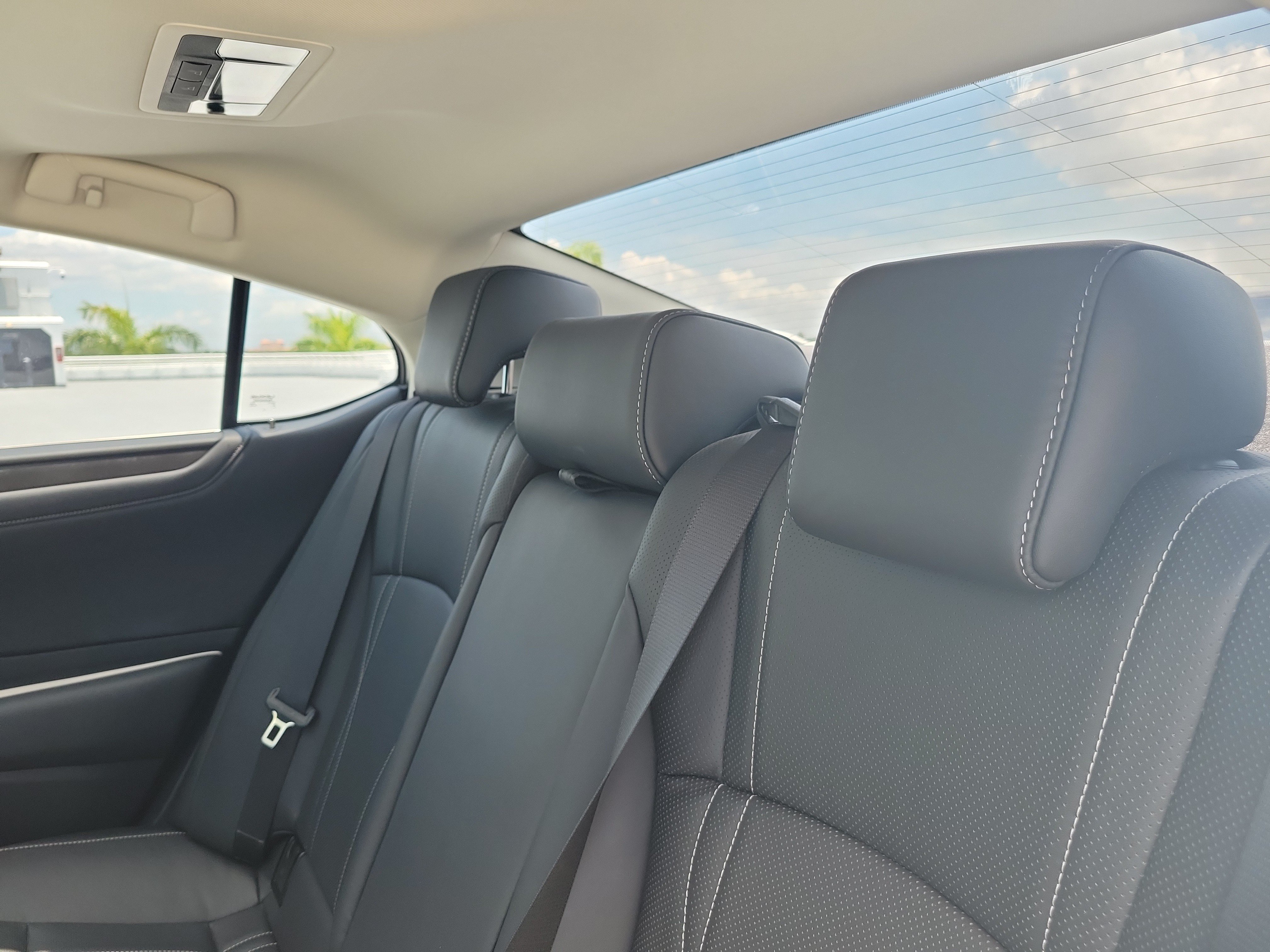 Certified 2024 Lexus ES 350 w/ Technology Package FWD image 12