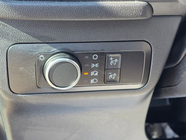 Used 2022 Ford Escape SE w/ SE Sport Appearance Package image 8