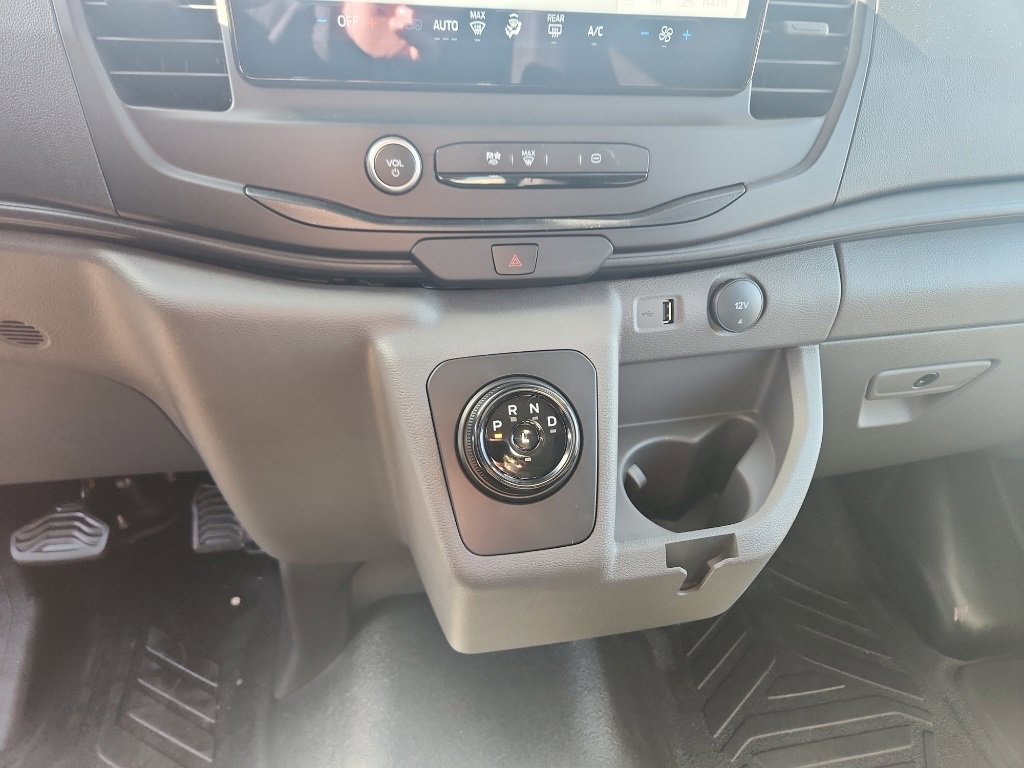 Used 2023 Ford E-Transit Medium Roof image 16