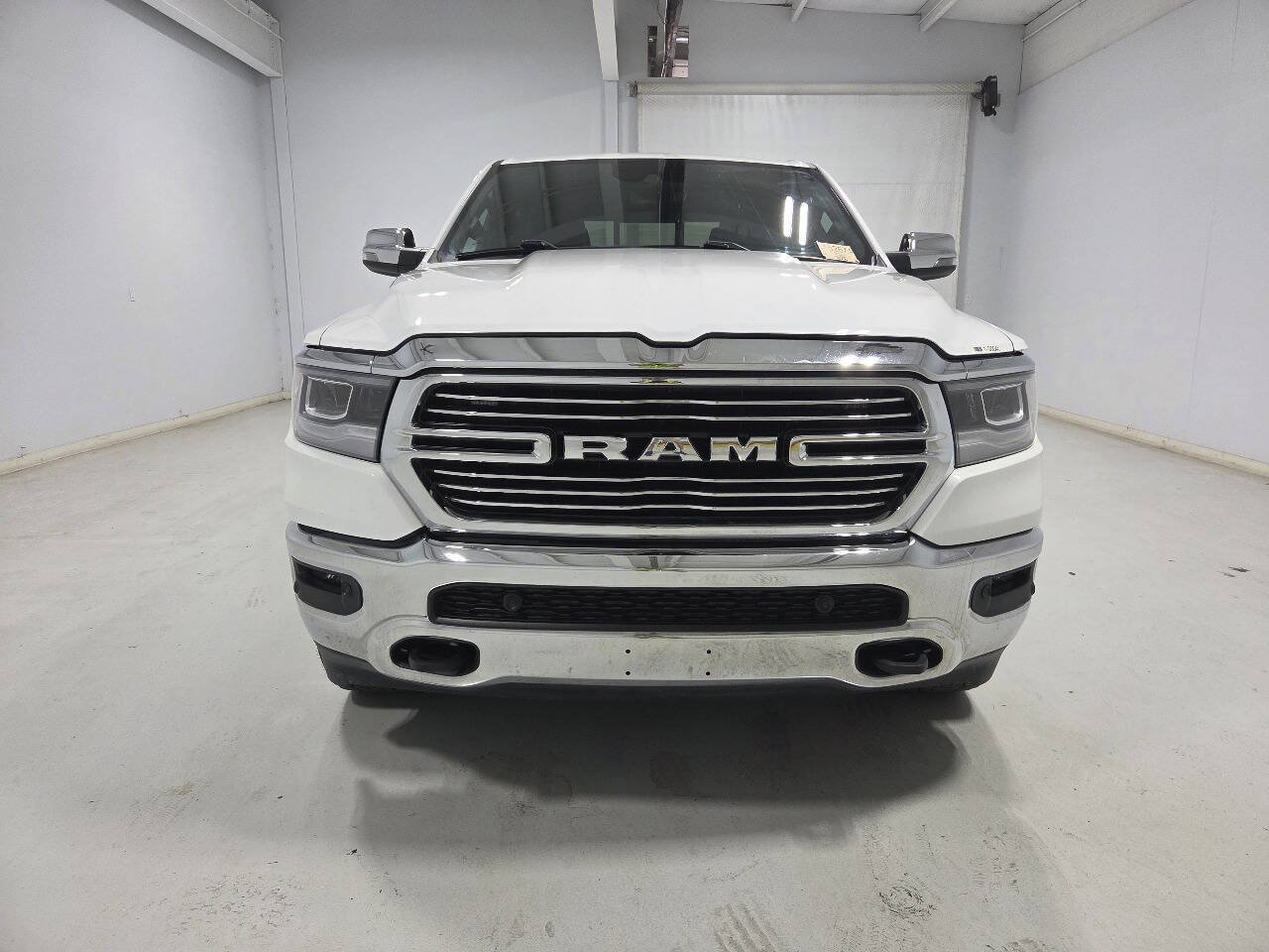 Used 2023 RAM 1500 Laramie AWD/4WD image 4