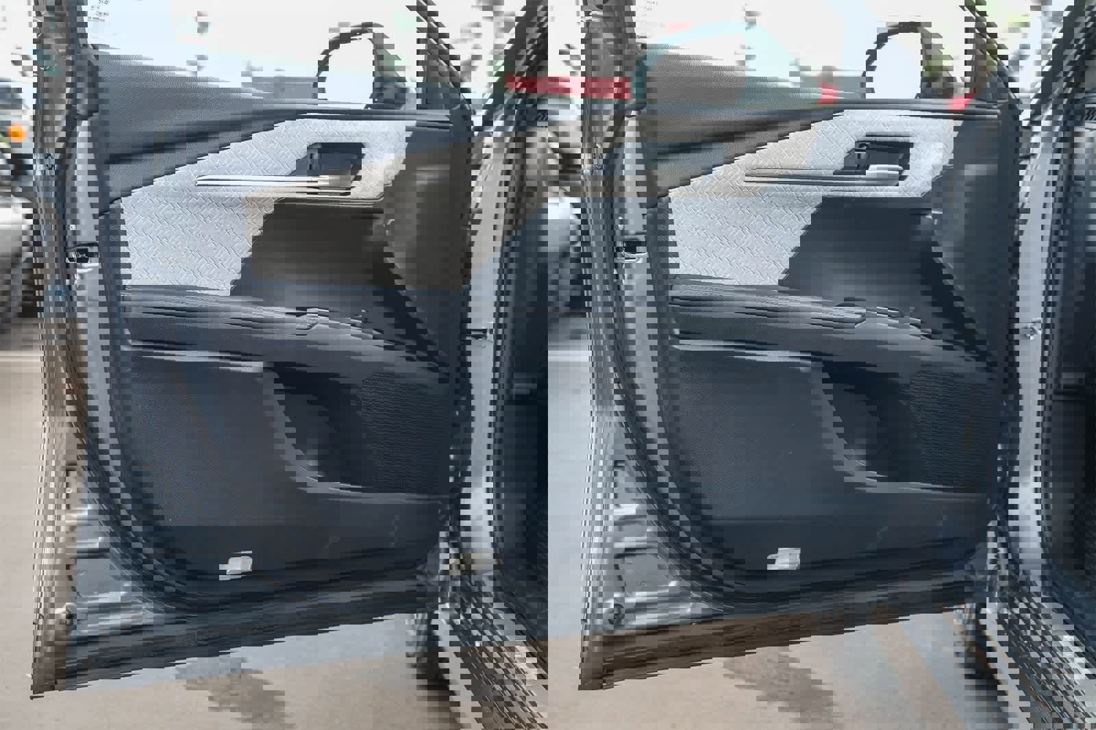 Used 2025 Toyota Camry XLE image 15