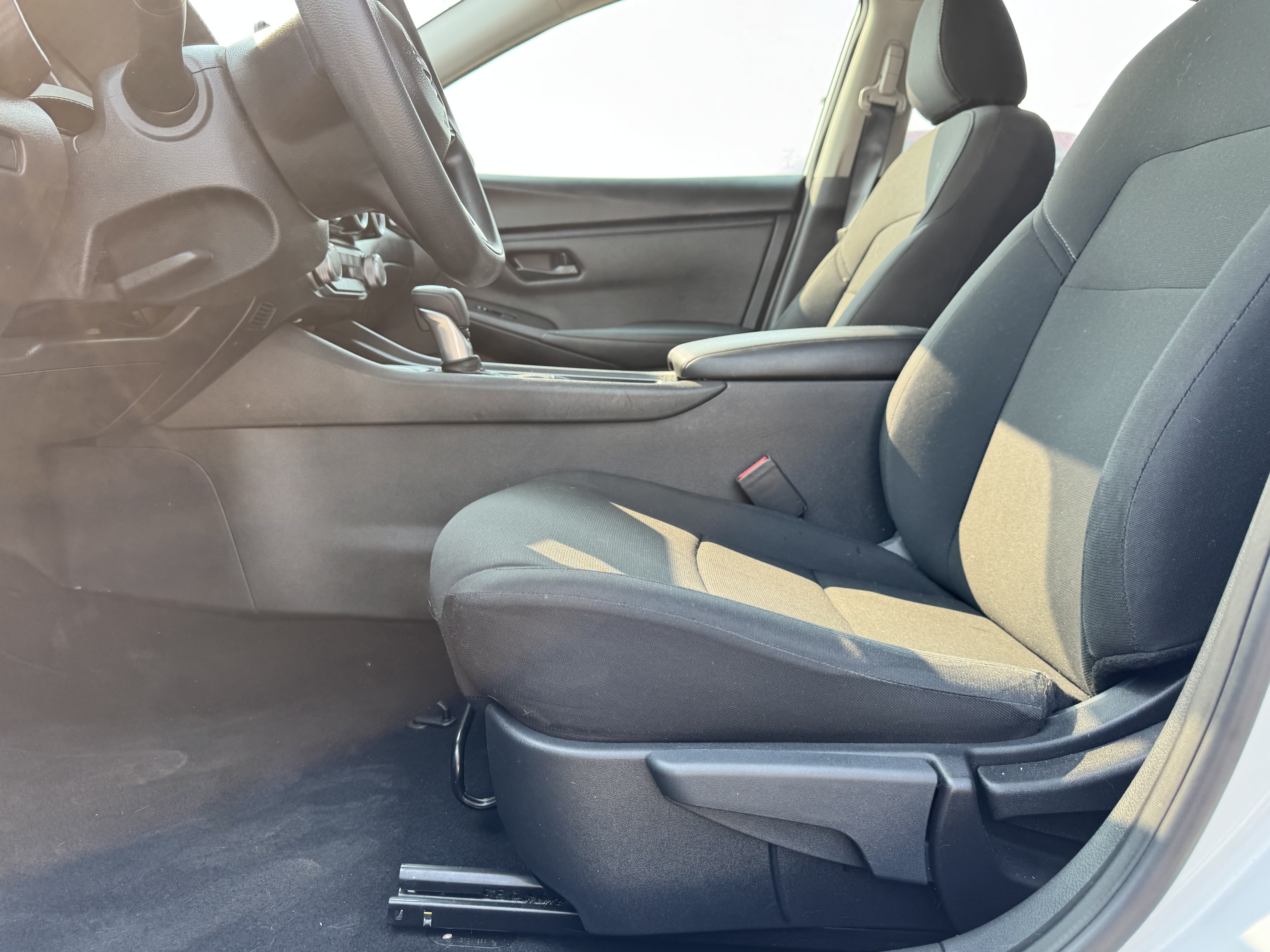 Used 2025 Nissan Sentra S FWD image 17