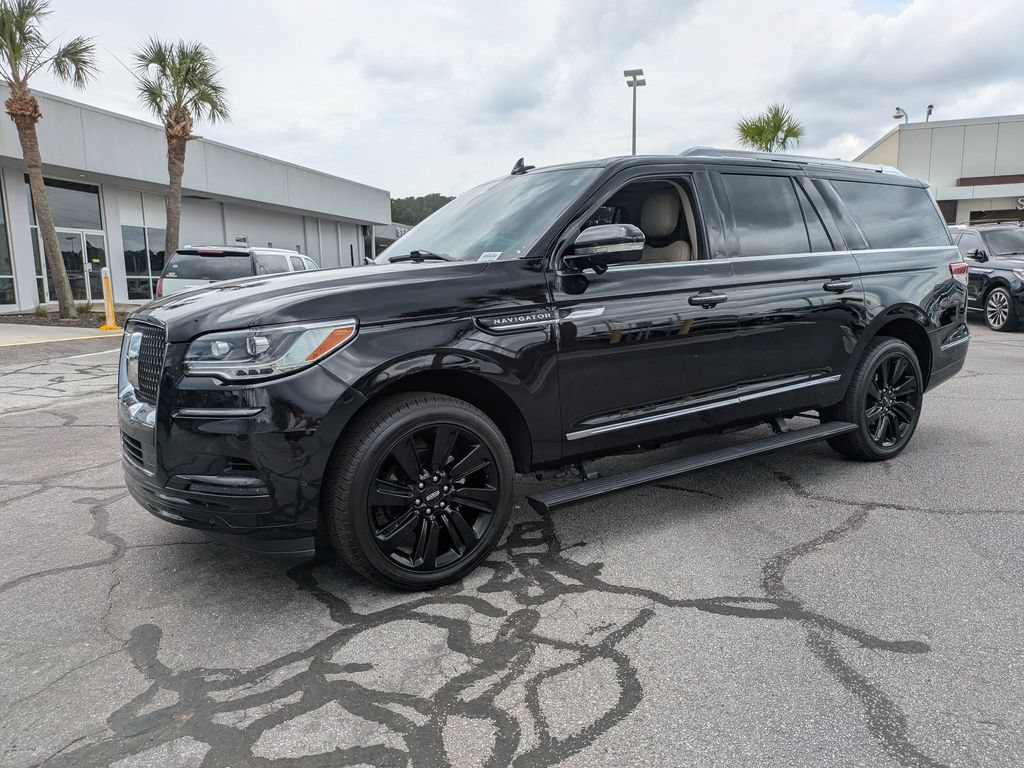 Used 2023 Lincoln Navigator L Reserve AWD/4WD image 8
