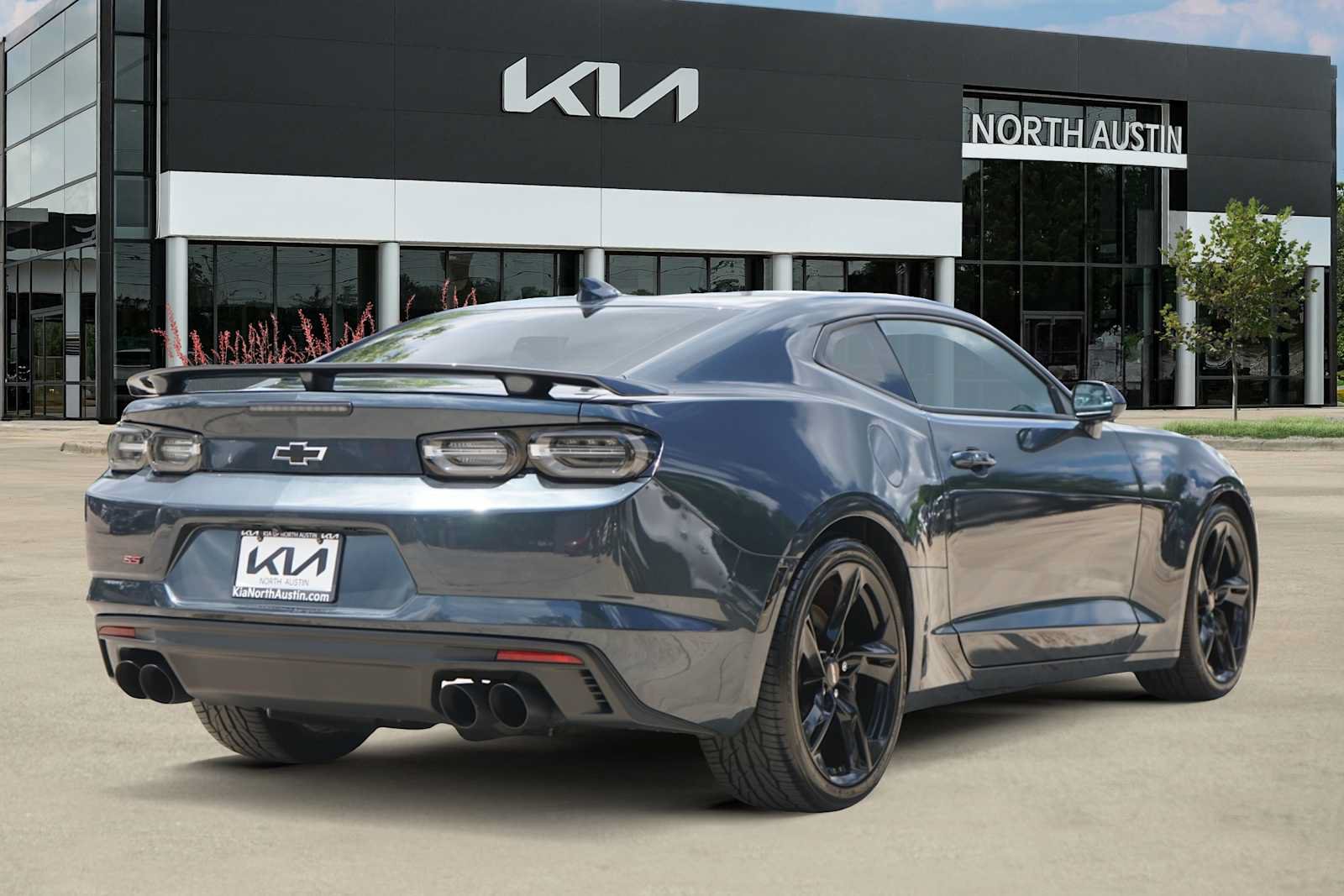 Used 2021 Chevrolet Camaro SS RWD image 5