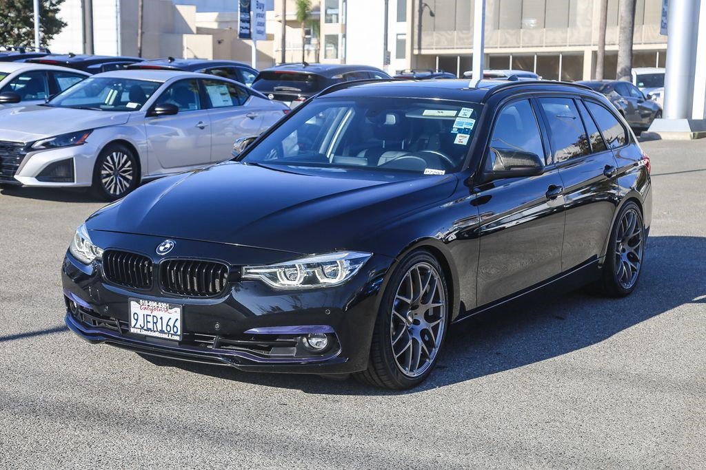 Used 2017 BMW 330i xDrive Wagon AWD/4WD image 3