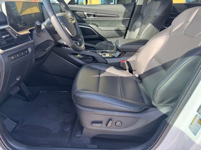 Used 2025 Kia Telluride S image 19