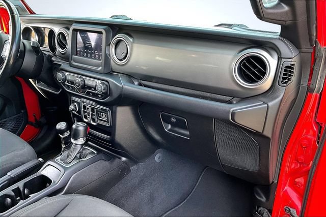 Used 2021 Jeep Wrangler Unlimited Sahara AWD/4WD image 26