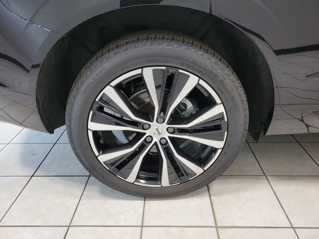Used 2025 Volvo XC60 B5 Plus image 51