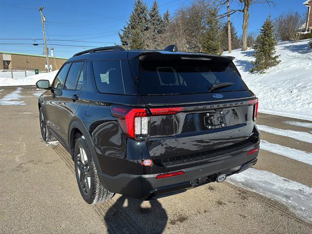 New 2026 Ford Explorer ST-Line w/ ST-Line Street Pack video 2