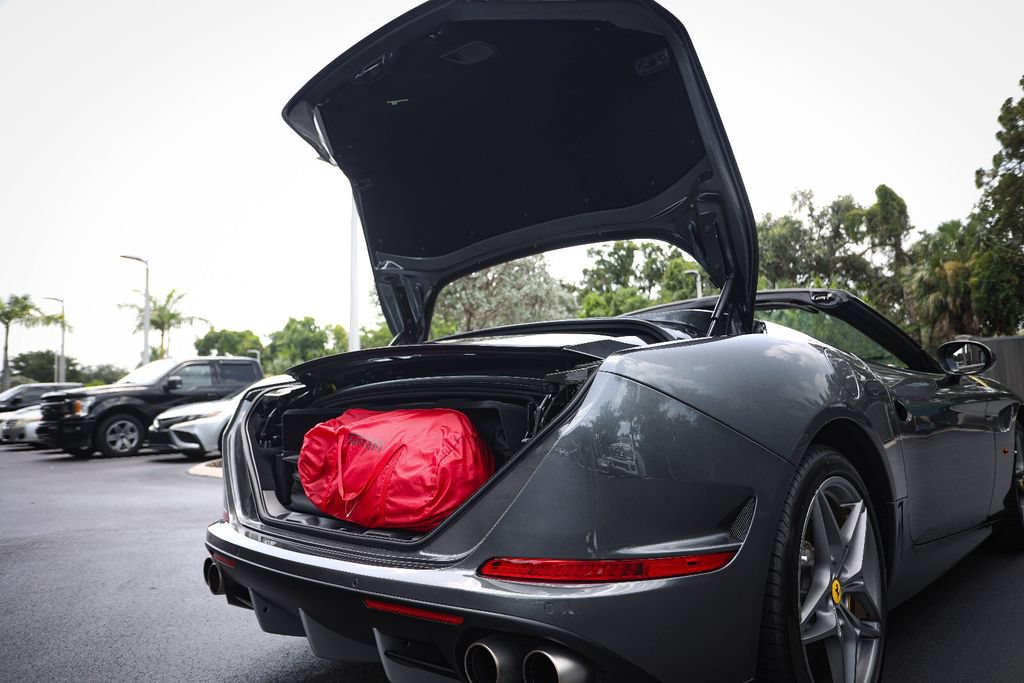 Certified 2016 Ferrari California T RWD image 23