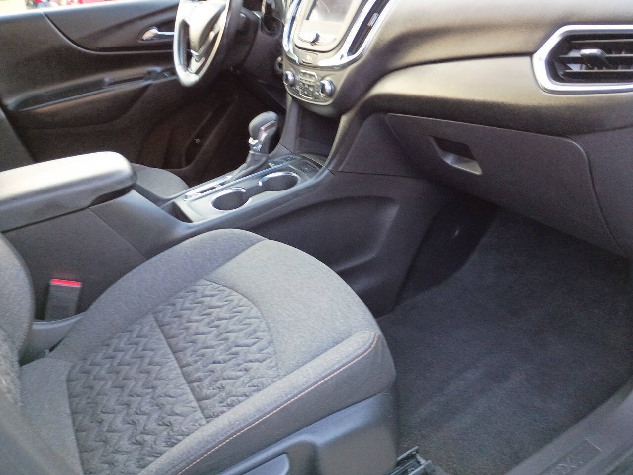 Used 2024 Chevrolet Equinox LT w/ Driver Convenience Package AWD/4WD image 27