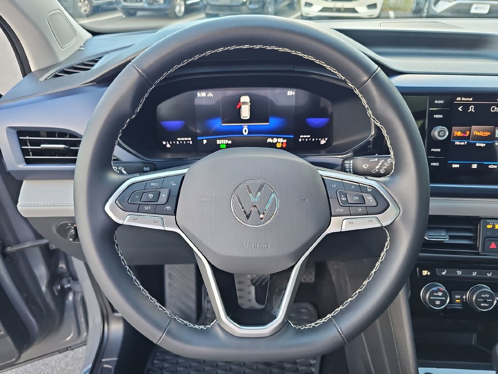 Used 2024 Volkswagen Taos SE w/ Panoramic Sunroof Package AWD/4WD image 17