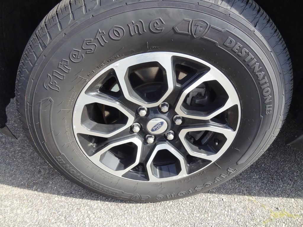 Used 2024 Ford Expedition XLT image 12