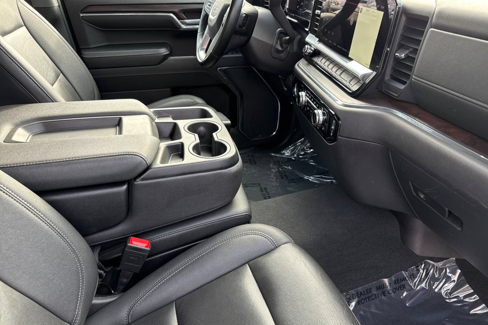 Used 2024 GMC Sierra 1500 SLT AWD/4WD image 18