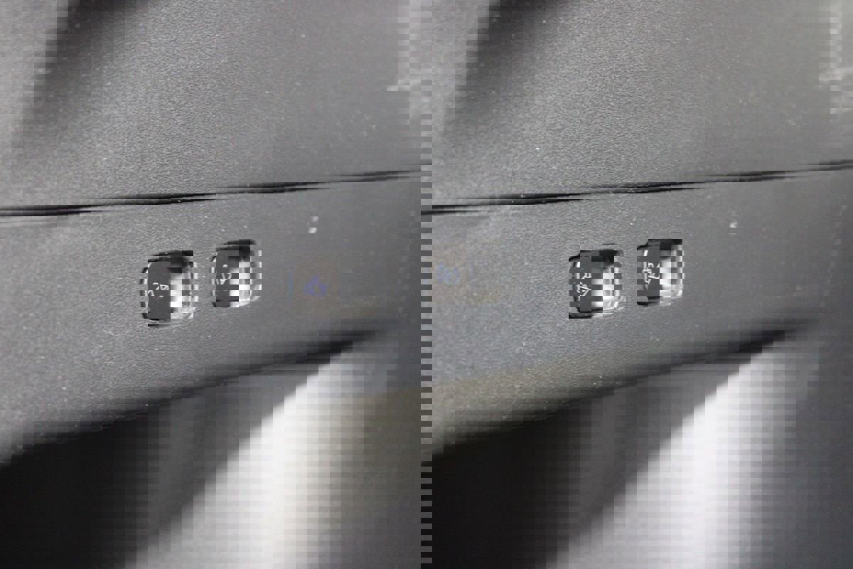 Used 2022 Tesla Model Y Long Range image 24