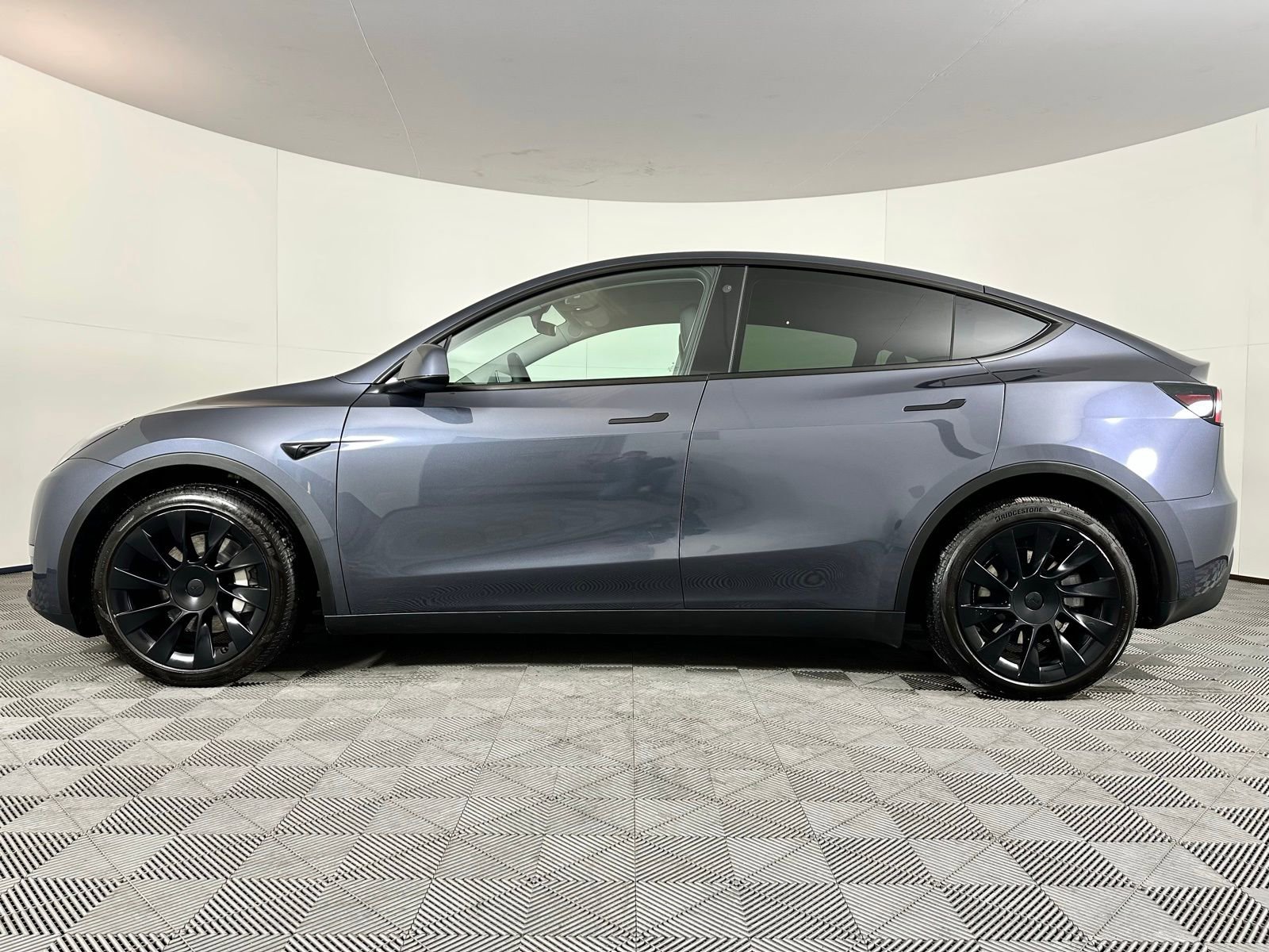 Used 2023 Tesla Model Y Long Range image 17