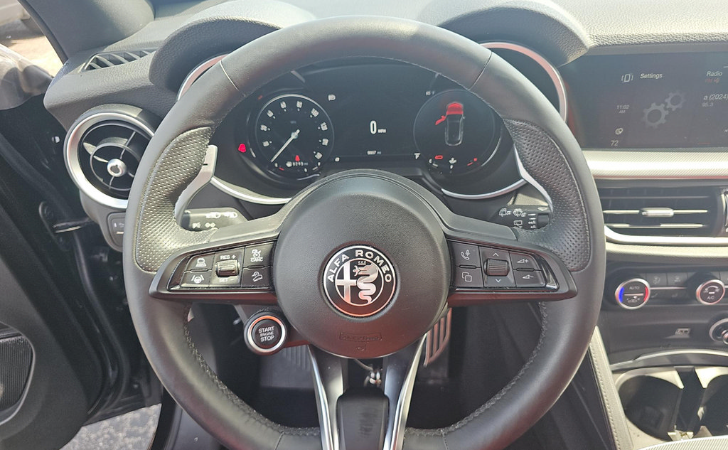 Used 2025 Alfa Romeo Stelvio Sprint w/ Veloce Package AWD/4WD image 3
