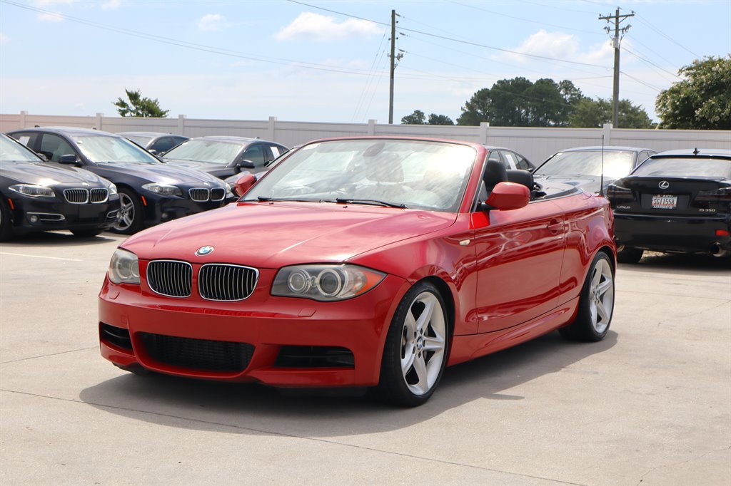 Used 2011 BMW 135i Convertible RWD image 4