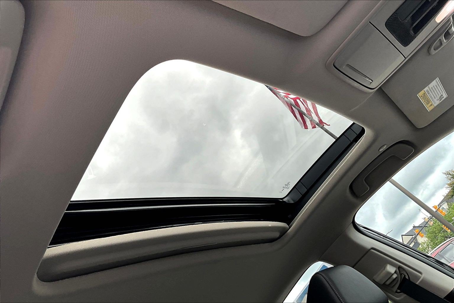 Certified 2025 Honda Accord EX-L image 17