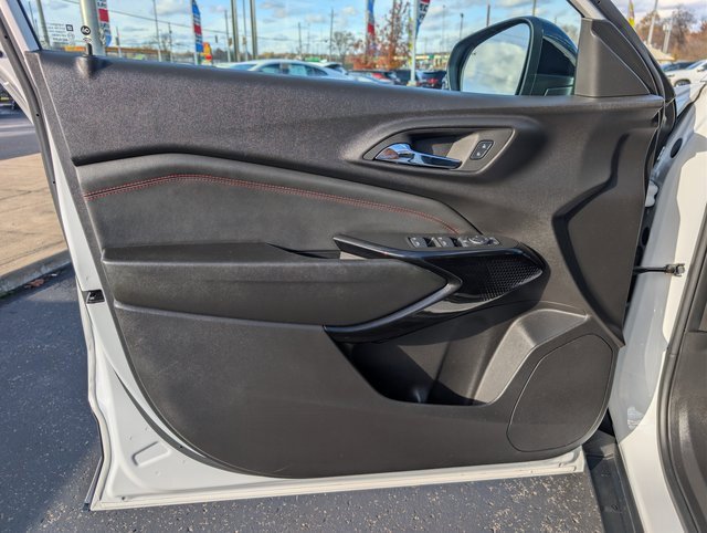 Used 2024 Chevrolet Trax RS w/ Sunroof Package image 9