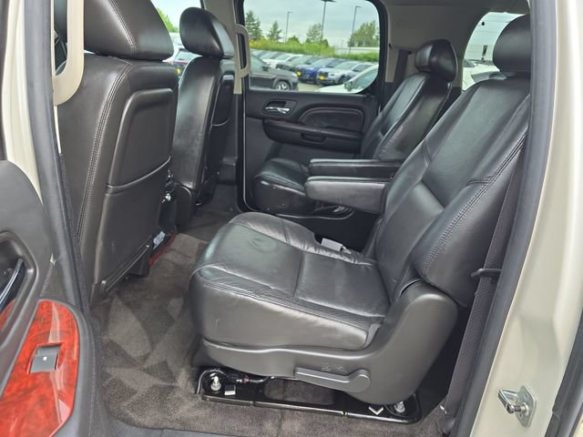 Used 2010 Cadillac Escalade ESV Premium AWD/4WD image 14