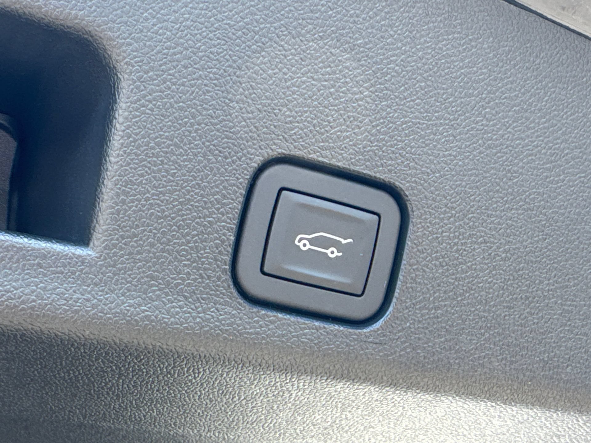 Used 2026 Chevrolet Traverse RS FWD image 10