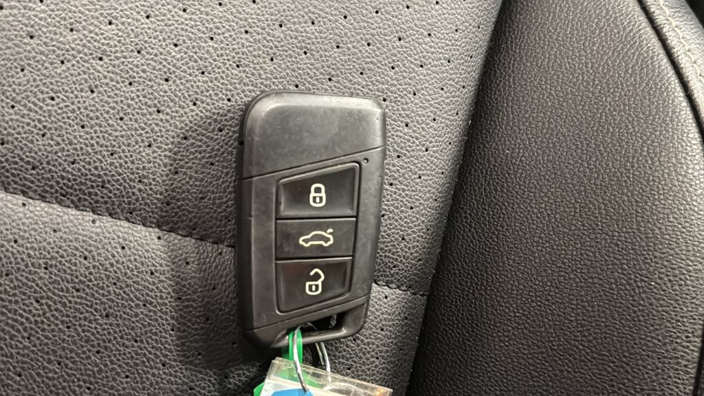 Used 2022 Volkswagen Jetta SE FWD image 37