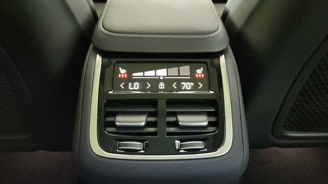 New 2026 Volvo XC90 T8 Plus w/ Protection Package AWD/4WD image 32