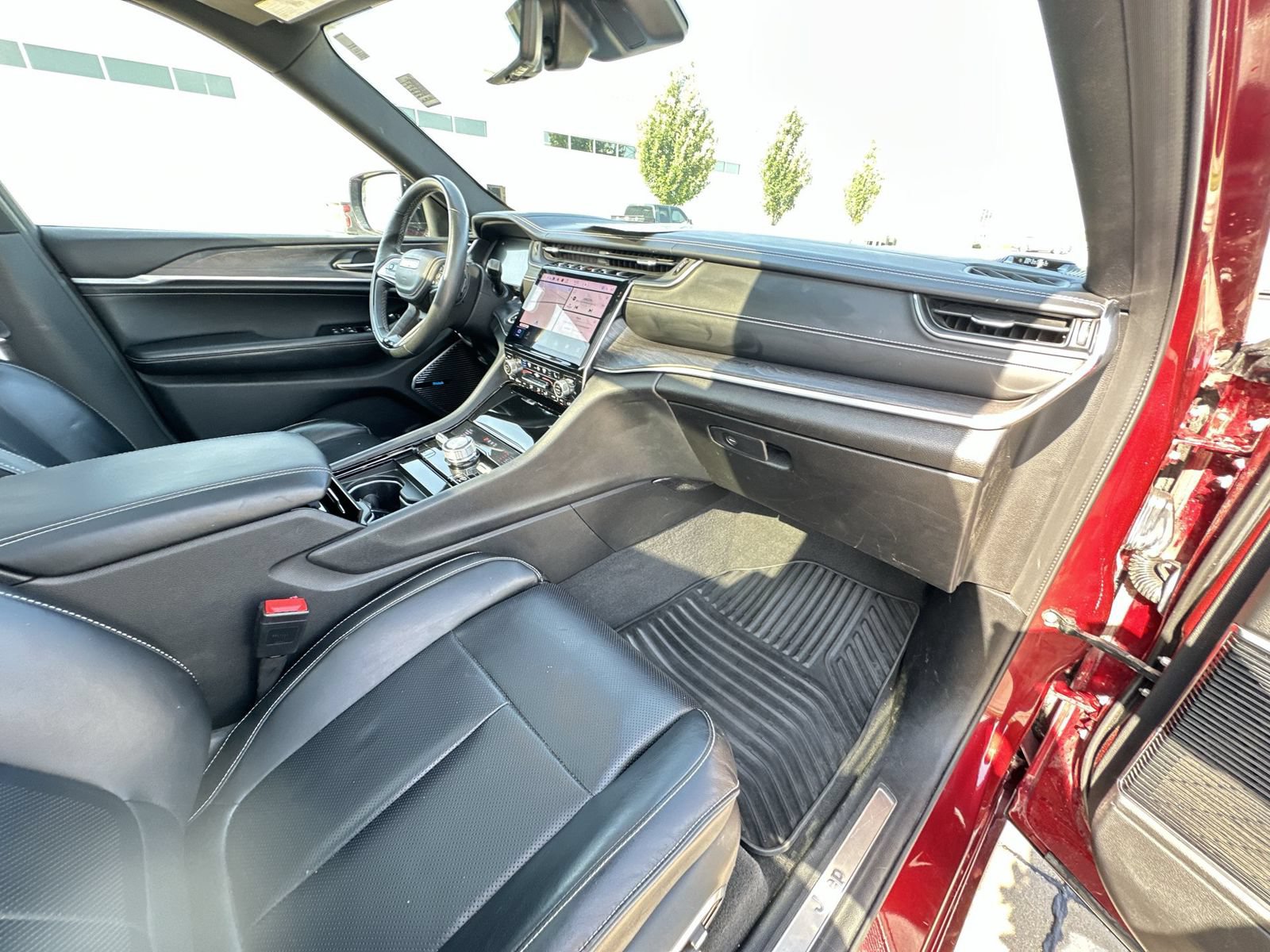 Used 2021 Jeep Grand Cherokee L Overland w/ Advanced Protech Group III AWD/4WD image 29