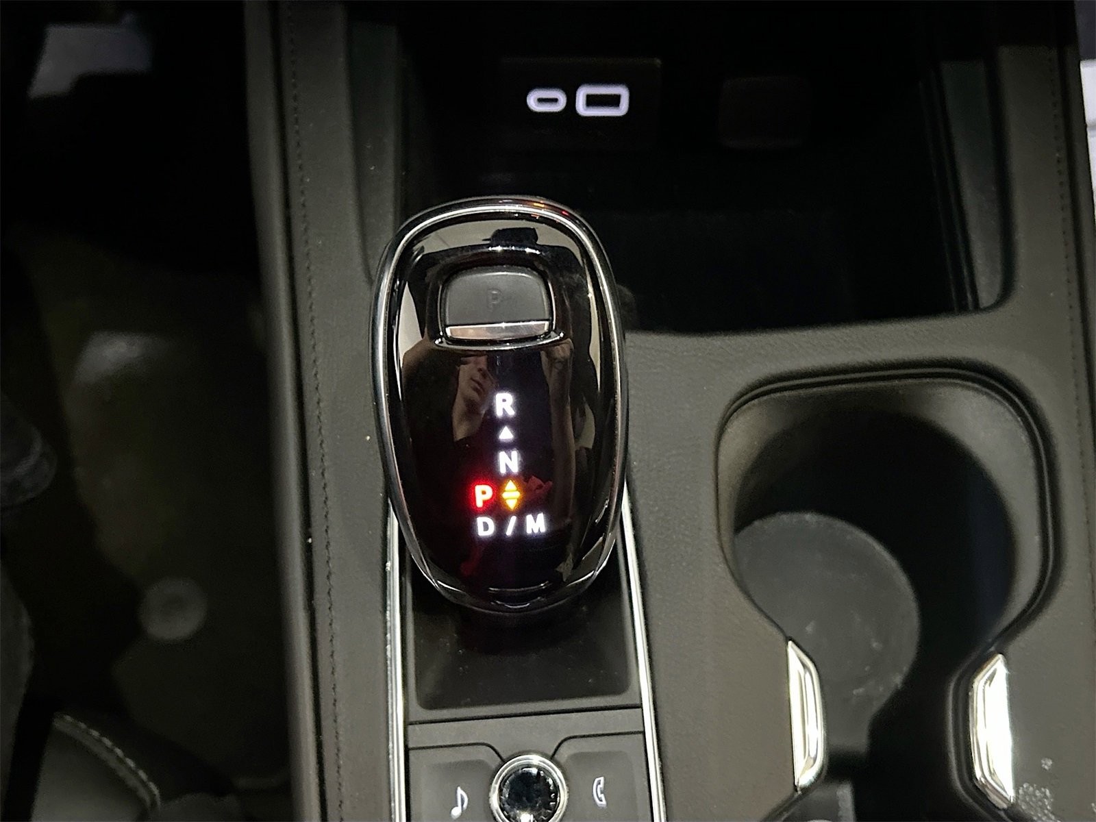 Used 2024 Cadillac XT4 Premium Luxury w/ Technology Package image 17